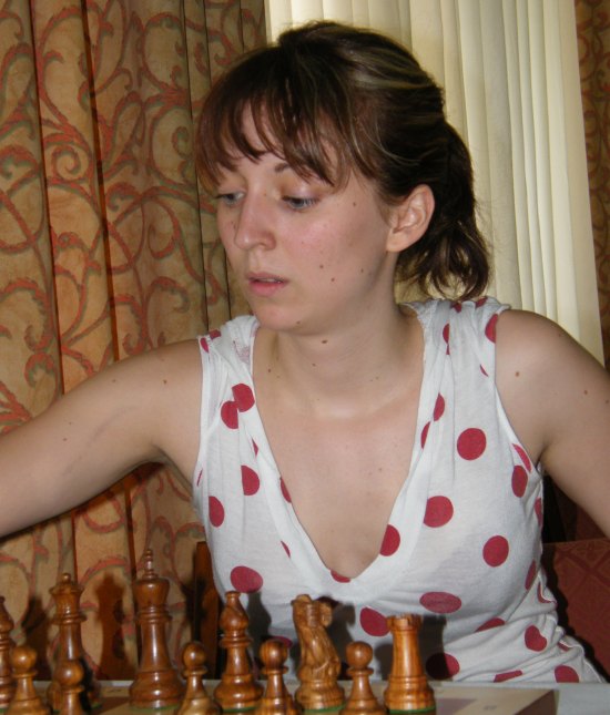 DSCF7867 Elisabeth Pähtz bereitet sich auf René Stern vor